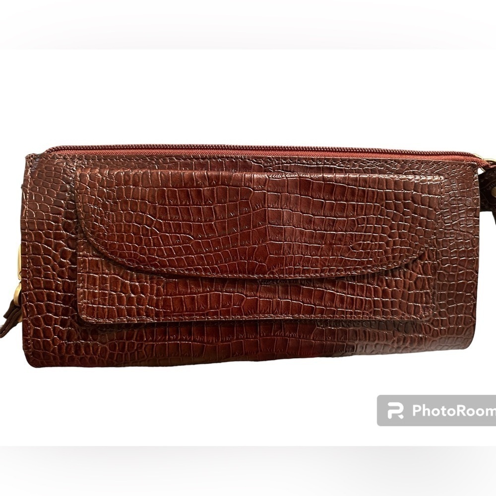 EUC Talbots Leather Faux Alligator Clutch Wristlet